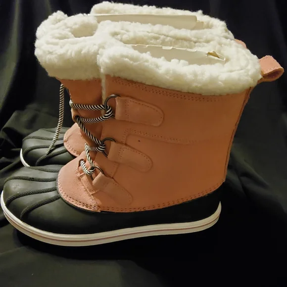 Brand New Cat & Jack Girls Ae055 Kit Snow Boot - Picture 2 of 5
